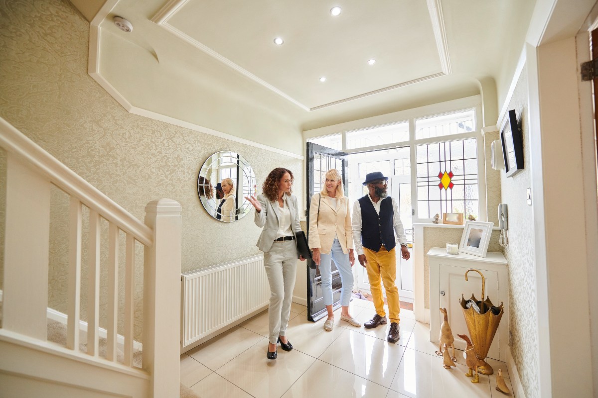 Househunting seniors